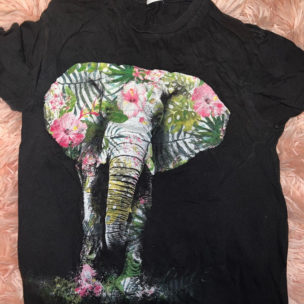 Elephant Graphic Tee